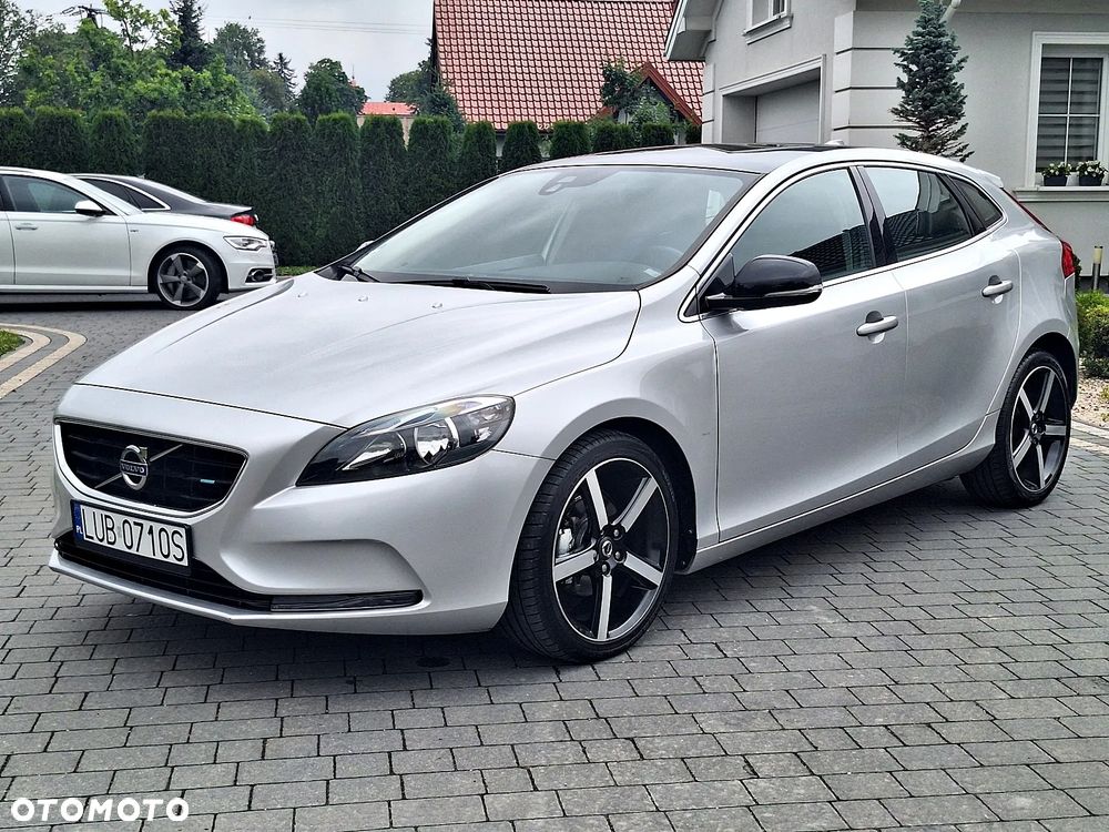 Volvo V40 D2 Momentum - 14