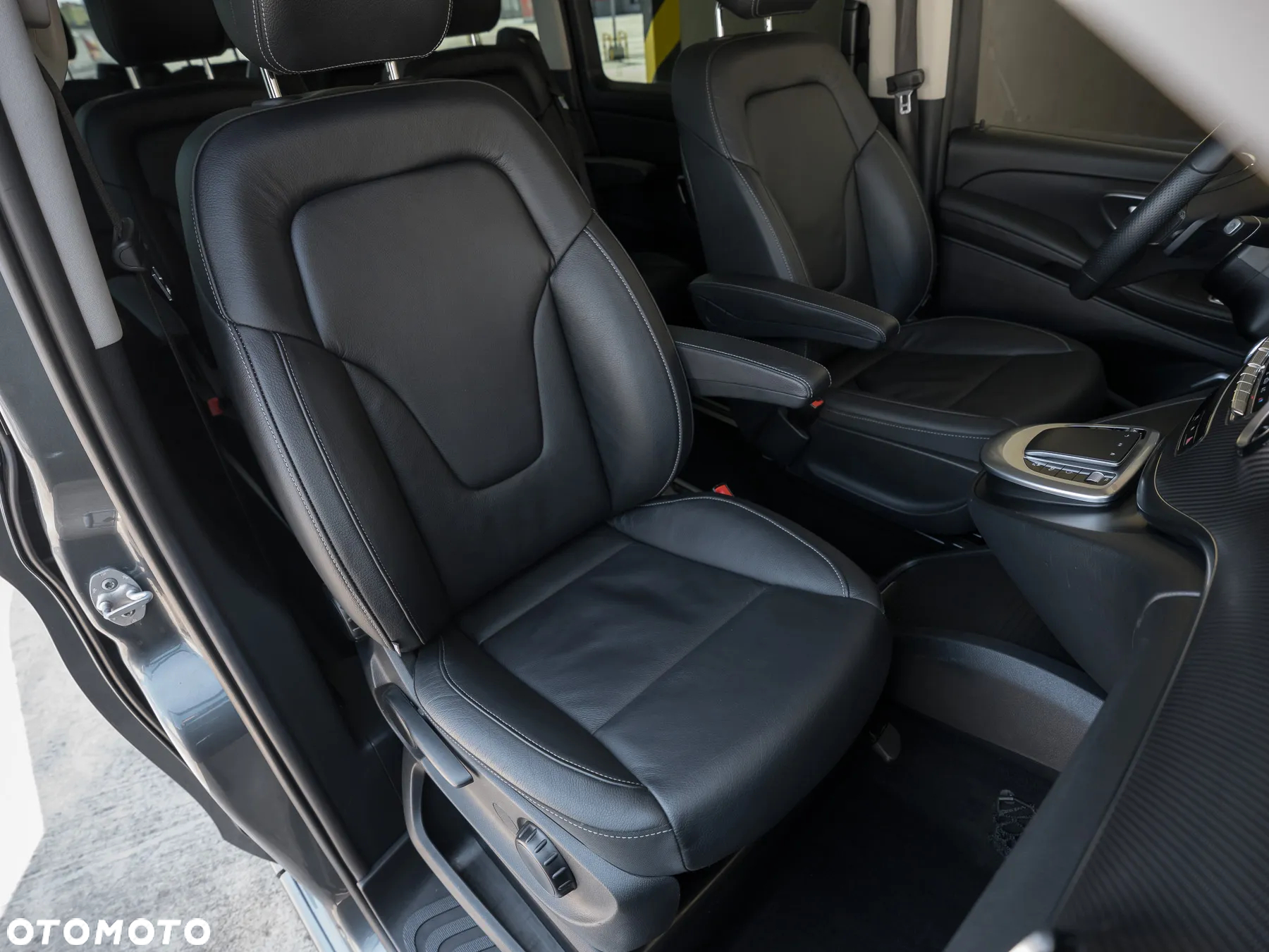 Mercedes-Benz Klasa V 300 d 4-Matic Exclusive 9G-Tronic (d³ugi) - 30
