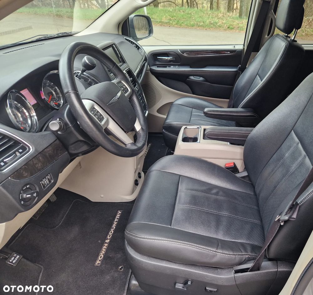 Chrysler Town & Country 3.6 Touring - 5