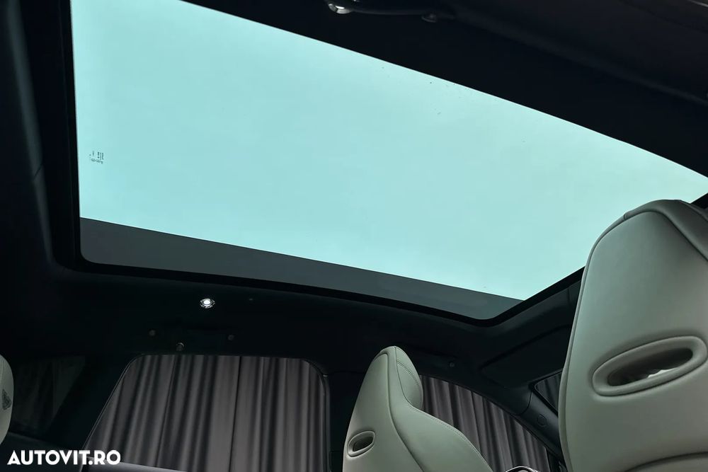 Aston Martin DBX - 22