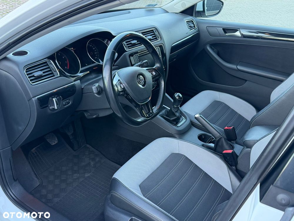 Volkswagen Jetta 1.4 TSI BMT Highline - 10