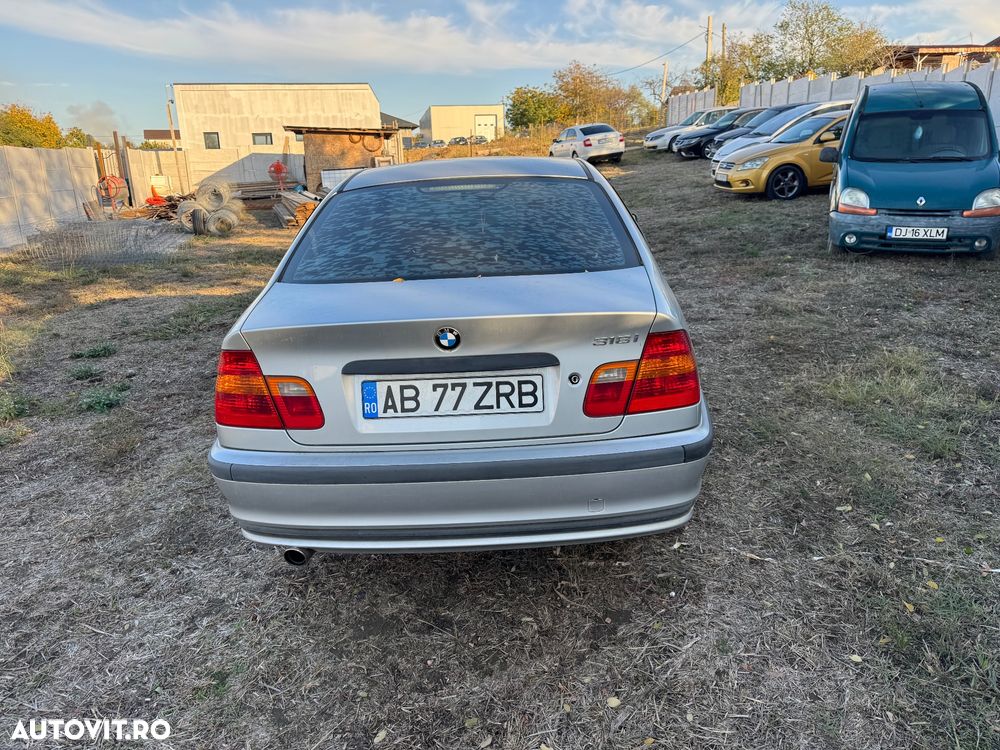 BMW Seria 3 318i - 5