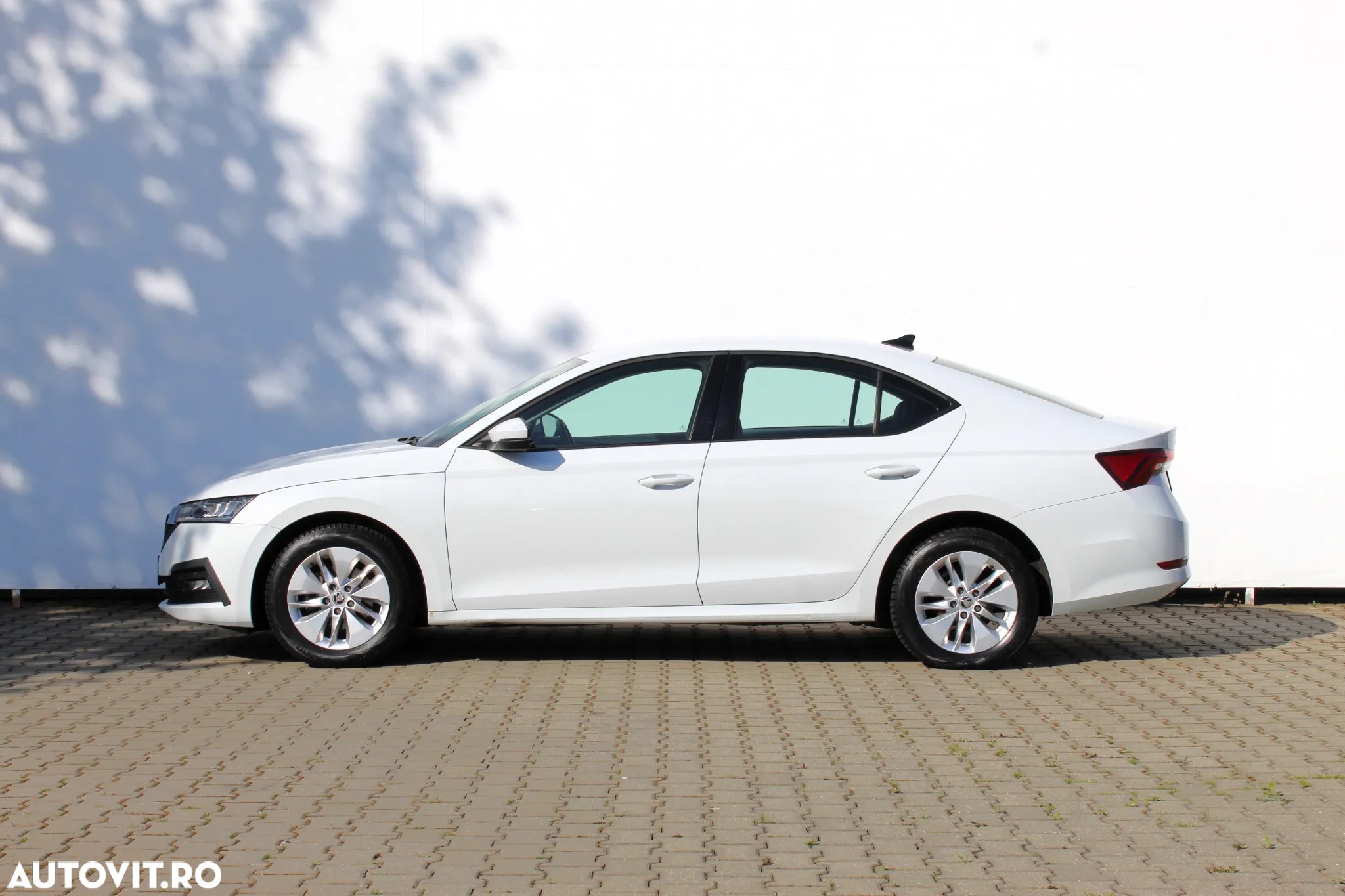 Skoda Octavia 2.0 TDI DSG Ambition - 2
