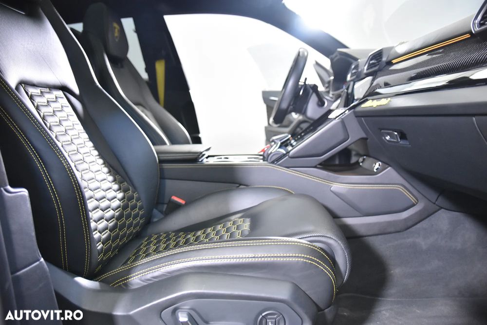 Lamborghini URUS - 11