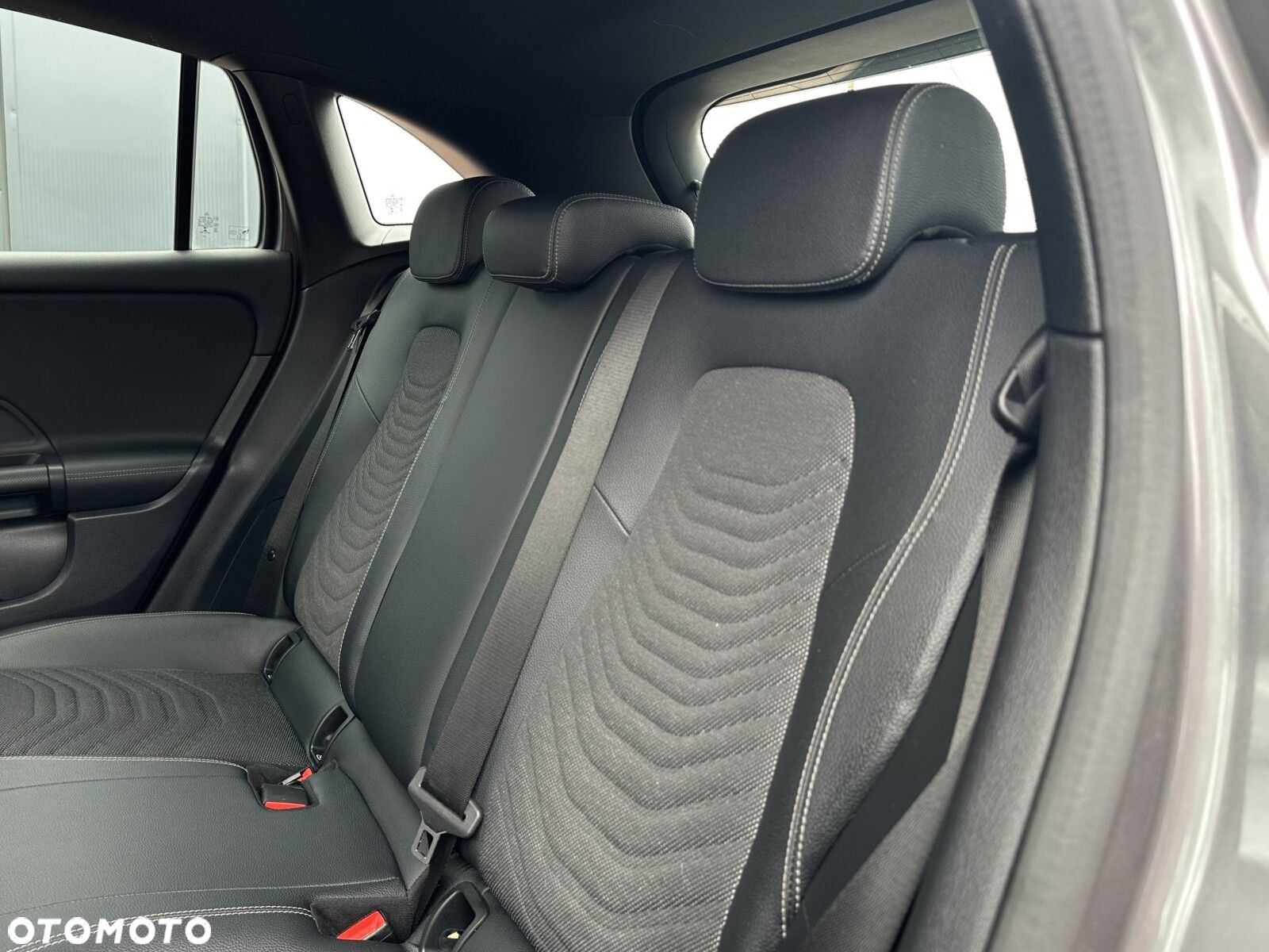 Mercedes-Benz GLA 200 Progressive - 12