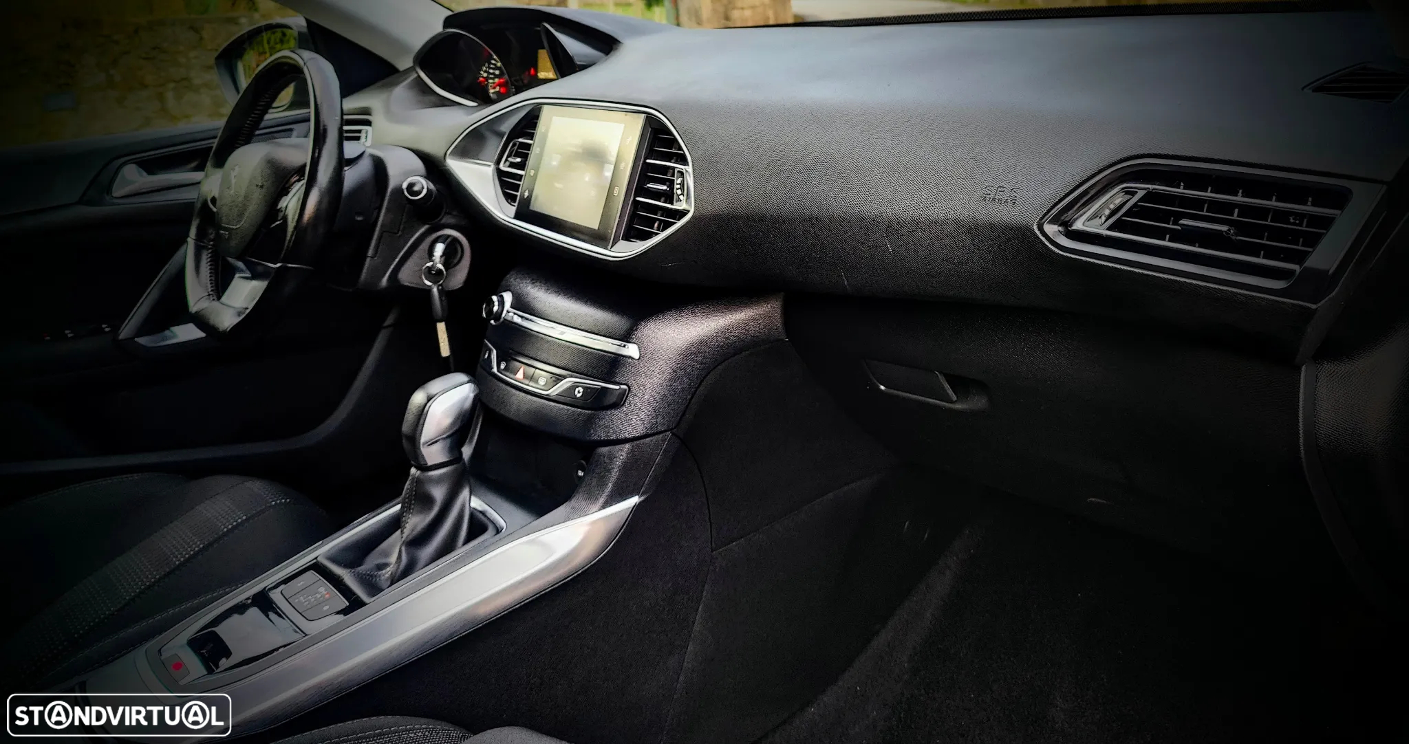 Peugeot 308 1.2 PureTech Allure Full LED EAT8 - 26