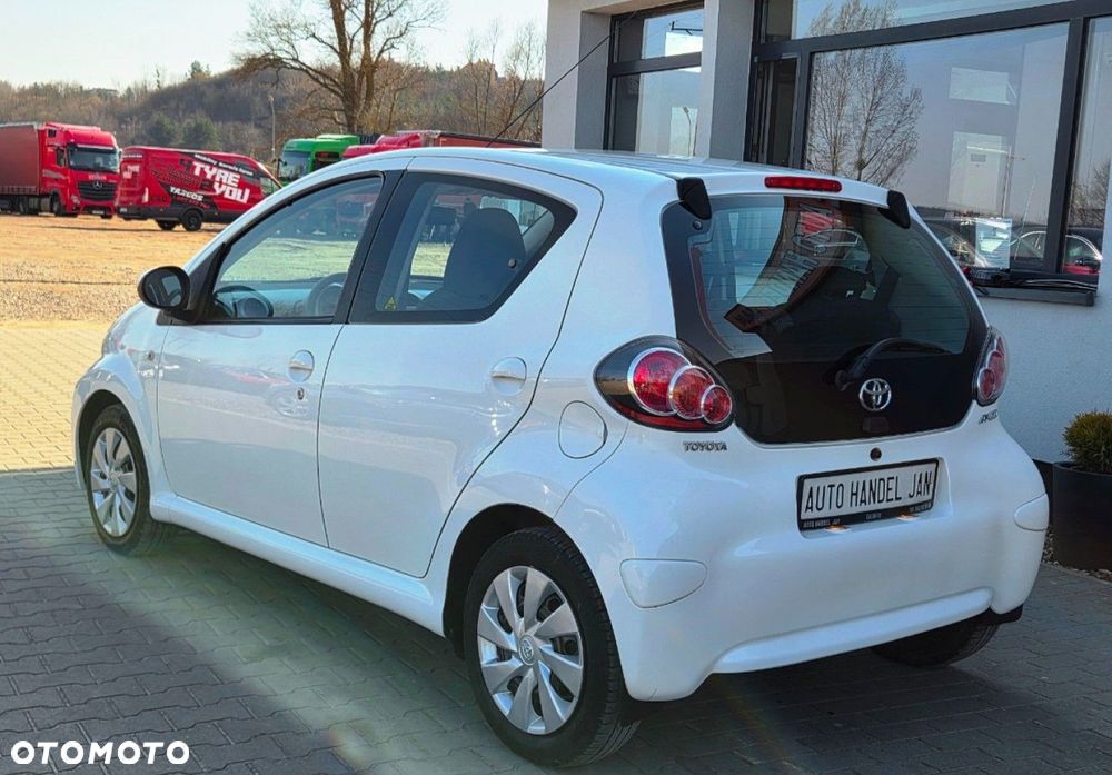 Toyota Aygo - 16