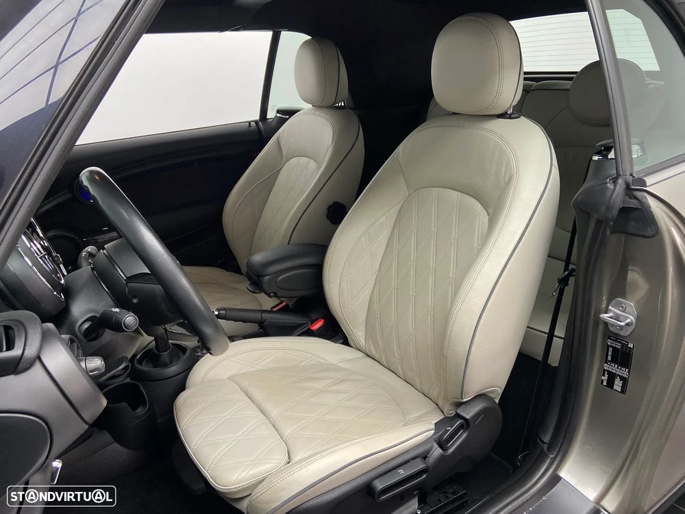 MINI Cabrio Cooper Auto - 11