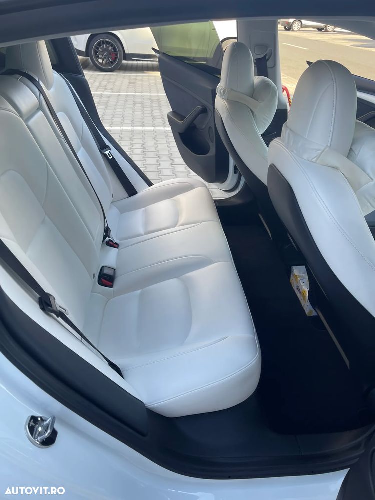 Tesla Model 3 Long Range AWD Premium - 28