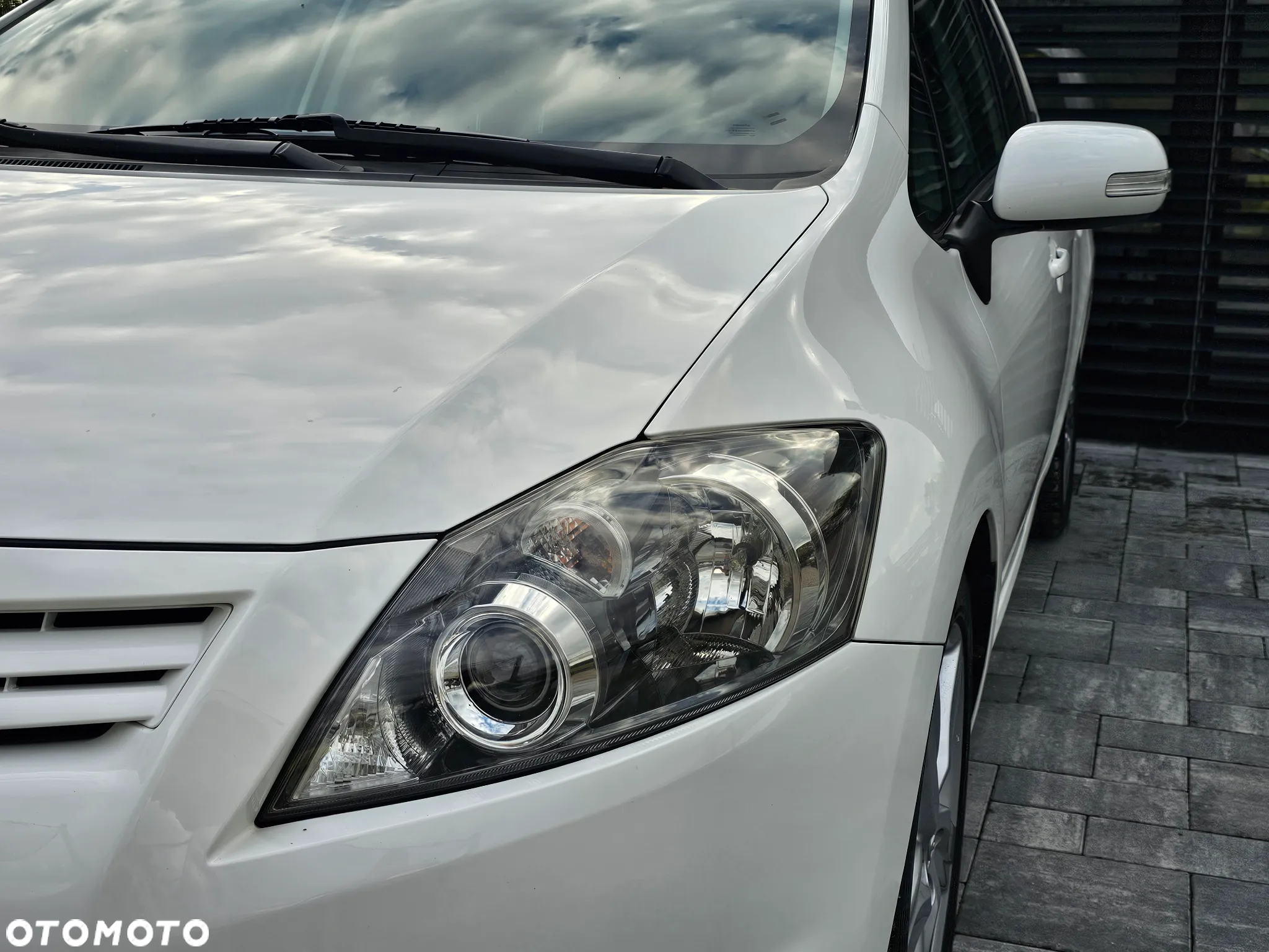 Toyota Auris 1.6 Premium - 25