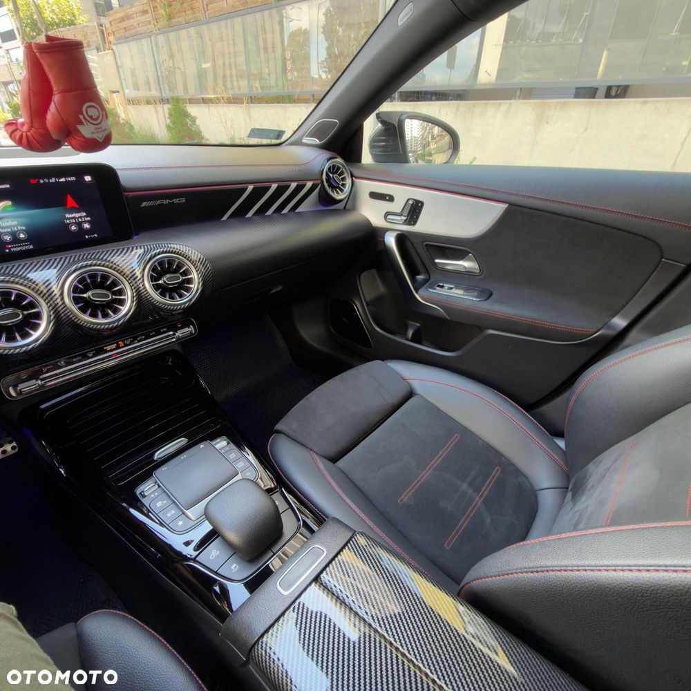 Mercedes-Benz CLA - 12