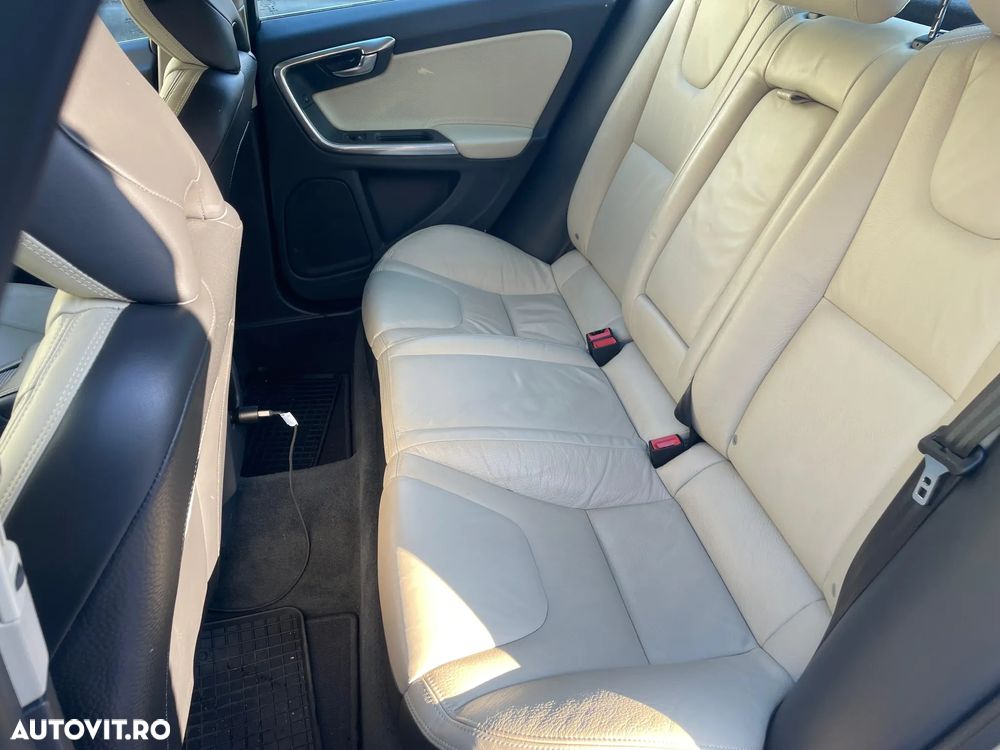 Volvo S60 D2 Powershift Momentum - 13