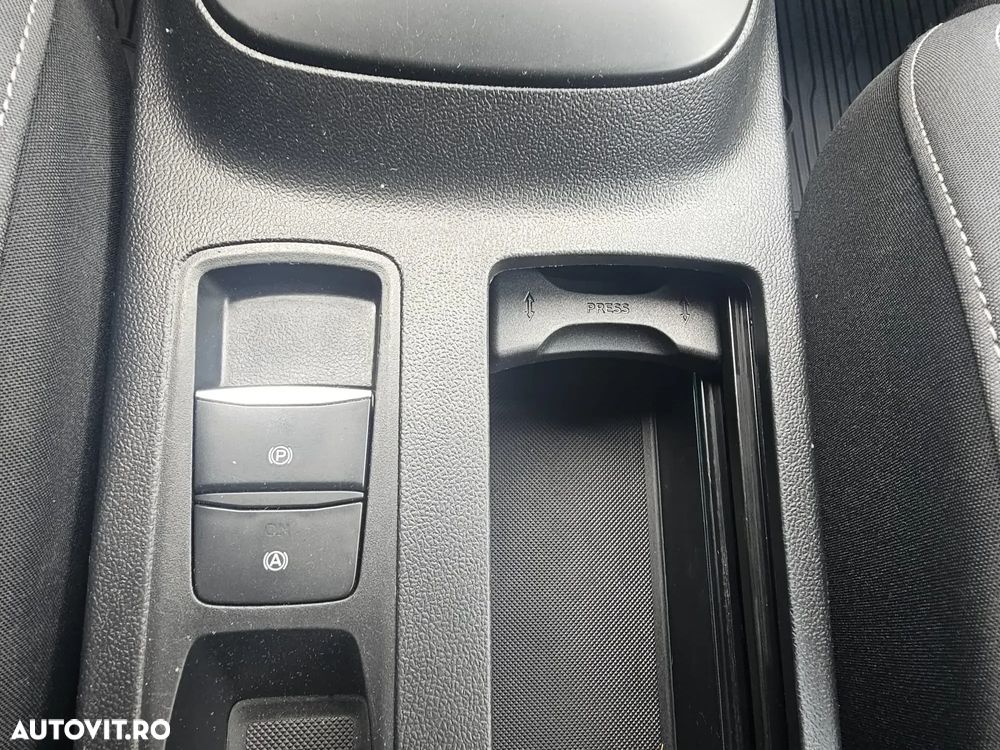 Ford Focus 1.0 EcoBoost Connected - 19