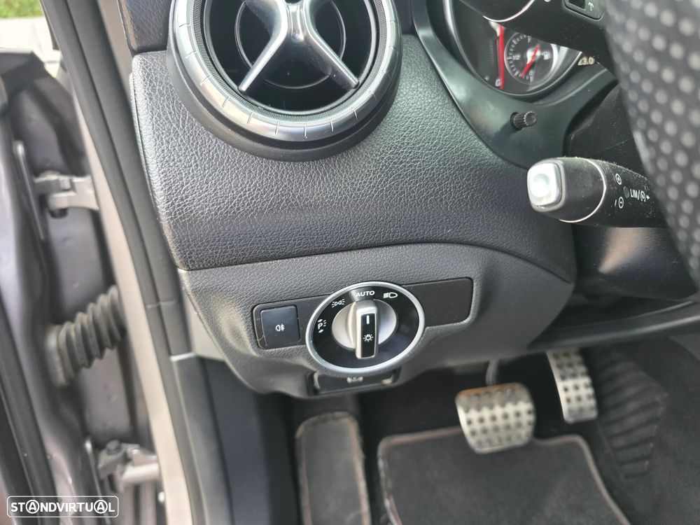 Mercedes-Benz CLA 200 CDI AMG Line Aut. — fotografia 17