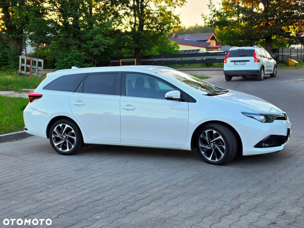 Toyota Auris 1.6 D-4D Premium - 5
