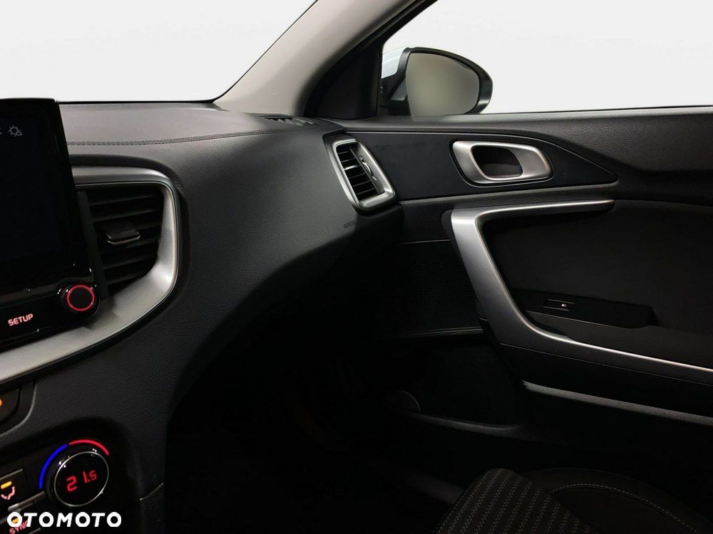 Kia Ceed - 29