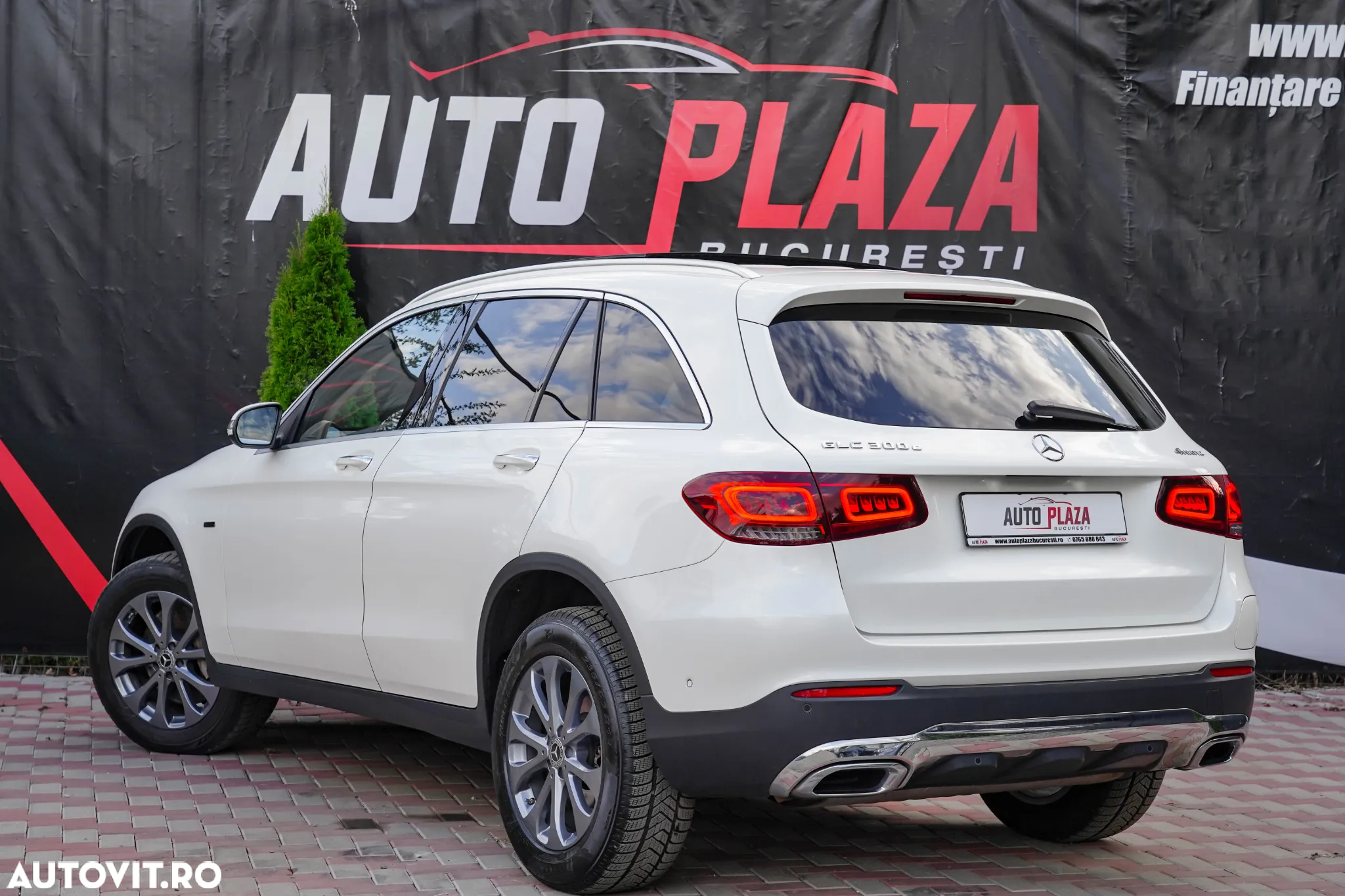 Mercedes-Benz GLC 300 e 4Matic 9G-TRONIC Exclusive - 10