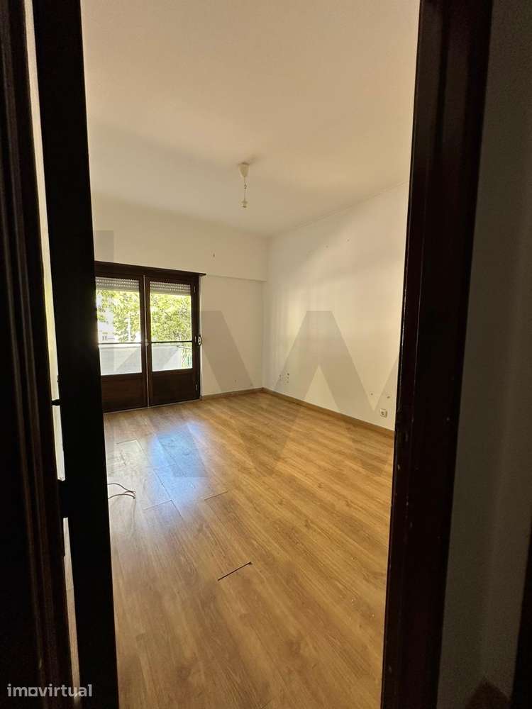 T2 com Varanda e Vista Rio – Localização Premium na Póvoa de Santa Iri - Grande imagem: 5/29