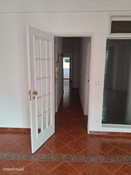 Apartamento T2 para alugar na Rua de São Bento, Lisboa. - Grande imagem: 5/12
