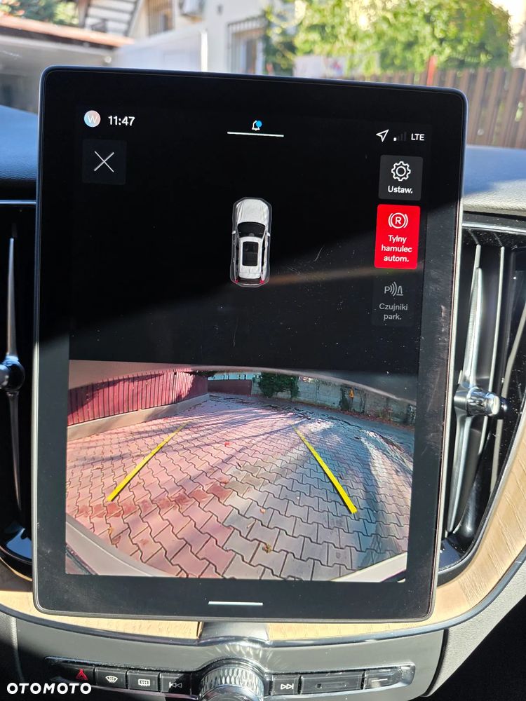 Volvo XC 60 B5 B AWD Plus Dark - 38