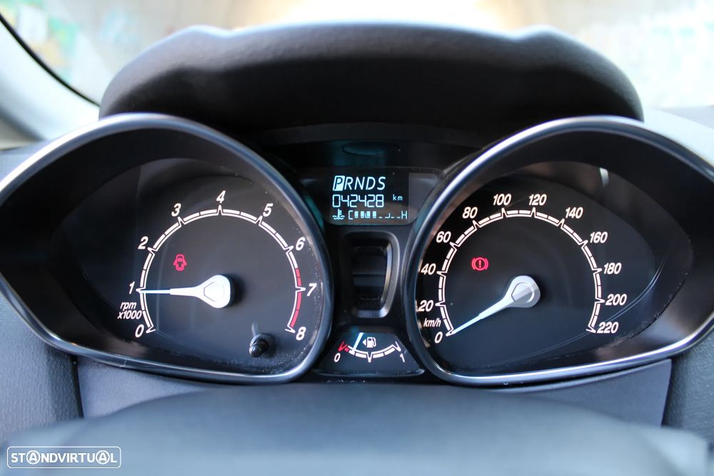 Ford Fiesta 1.0 T EcoBoost Titanium PowerShift - 19