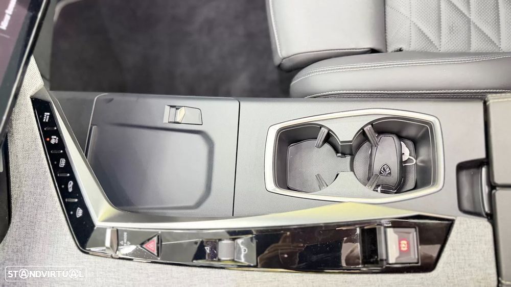 Peugeot E-3008 GT - 26