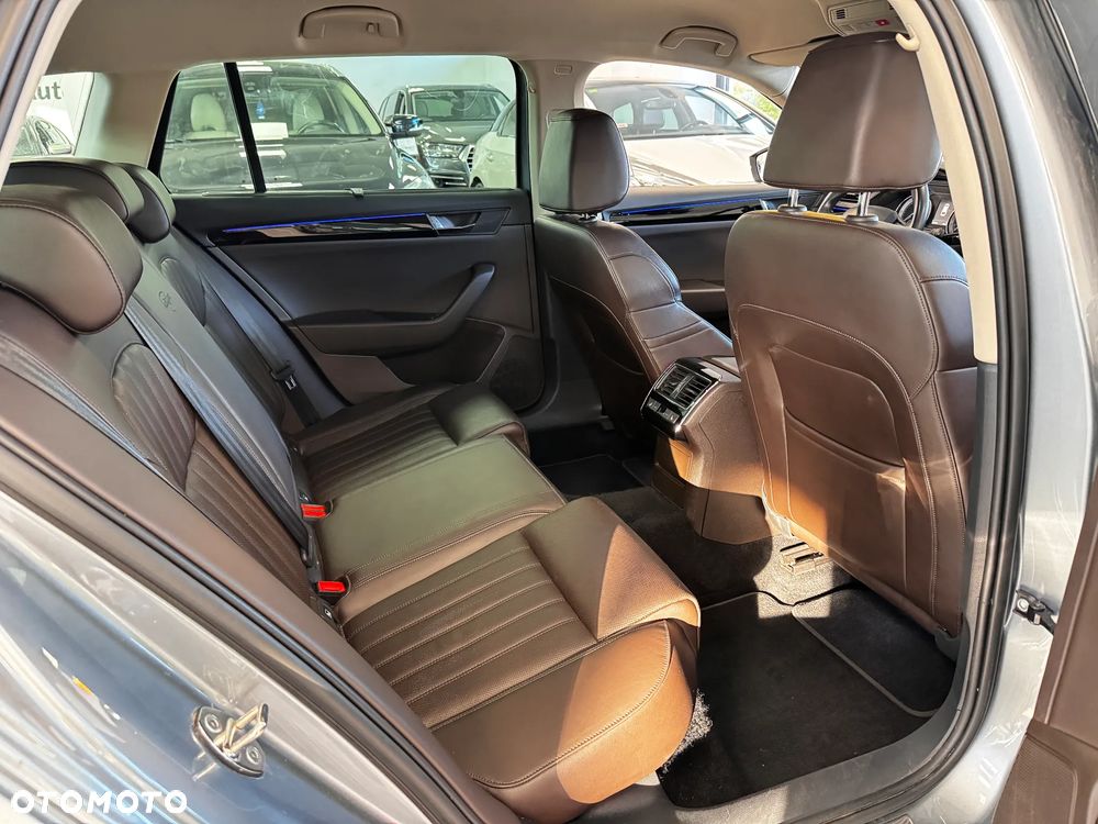 Skoda Superb 2.0 TDI L&K DSG - 12