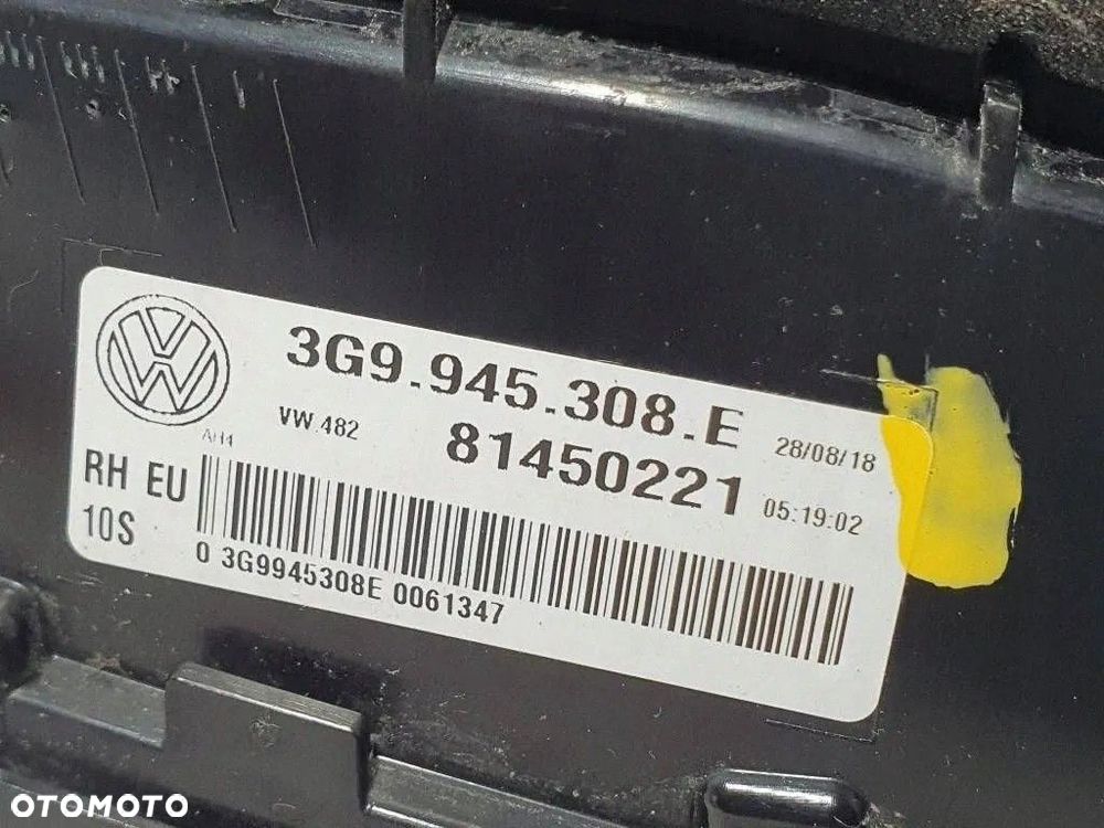VW PASSAT kombi B8 2019 Lampa tylna w klapie prawa 3G9945308E super stan - 7
