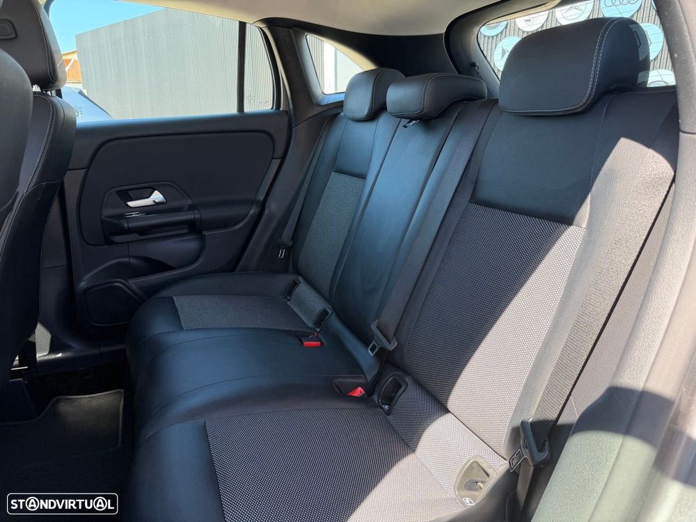 Mercedes-Benz GLA 180 d - 7