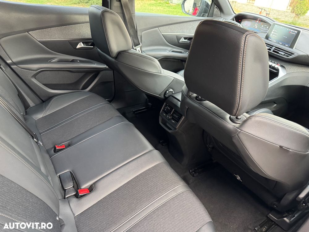 Peugeot 3008 1.2 PureTech Turbo S&S EAT6 GT-Line - 24