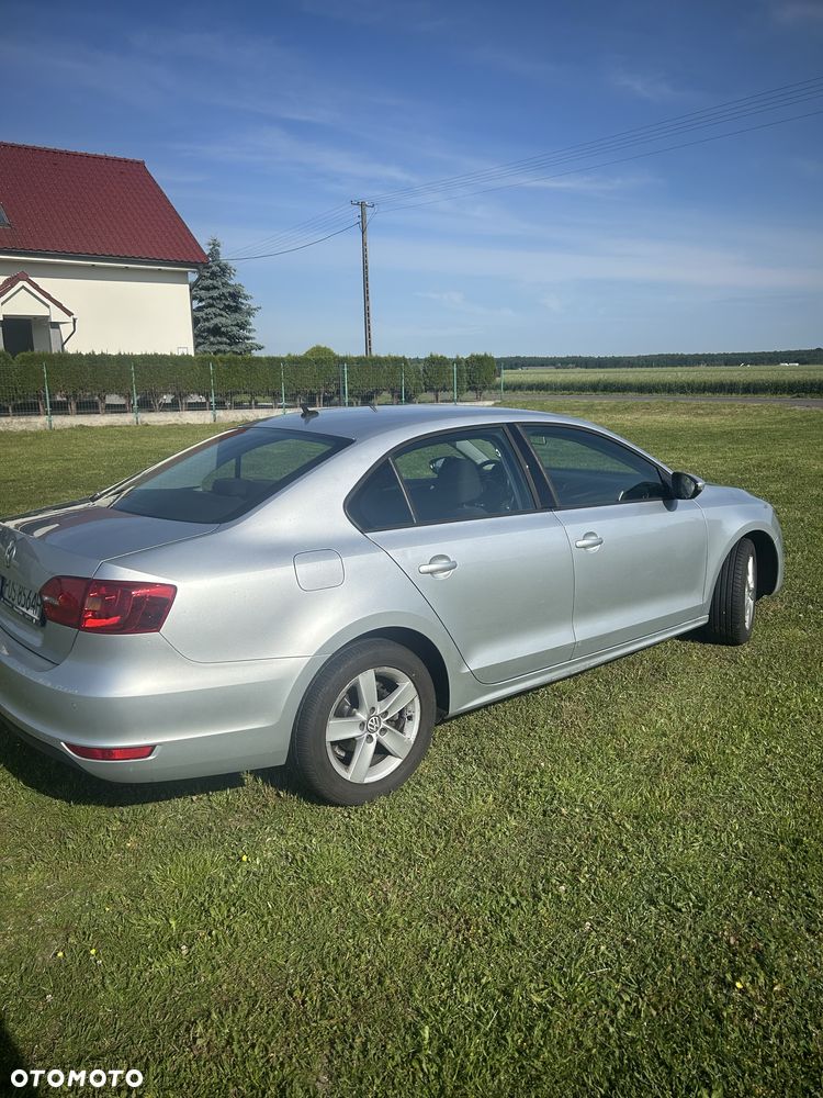 Volkswagen Jetta - 7