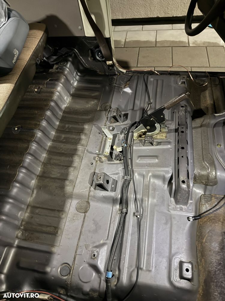 Toyota Land Cruiser - 7