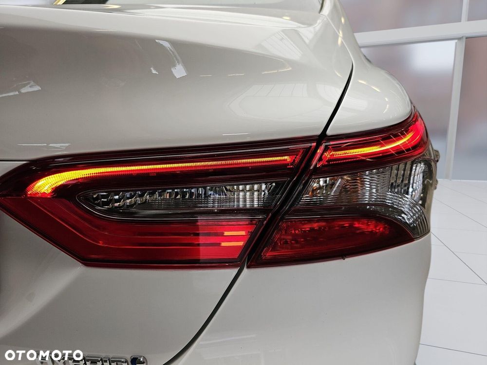 Toyota Camry 2.5 Hybrid Comfort CVT - 21