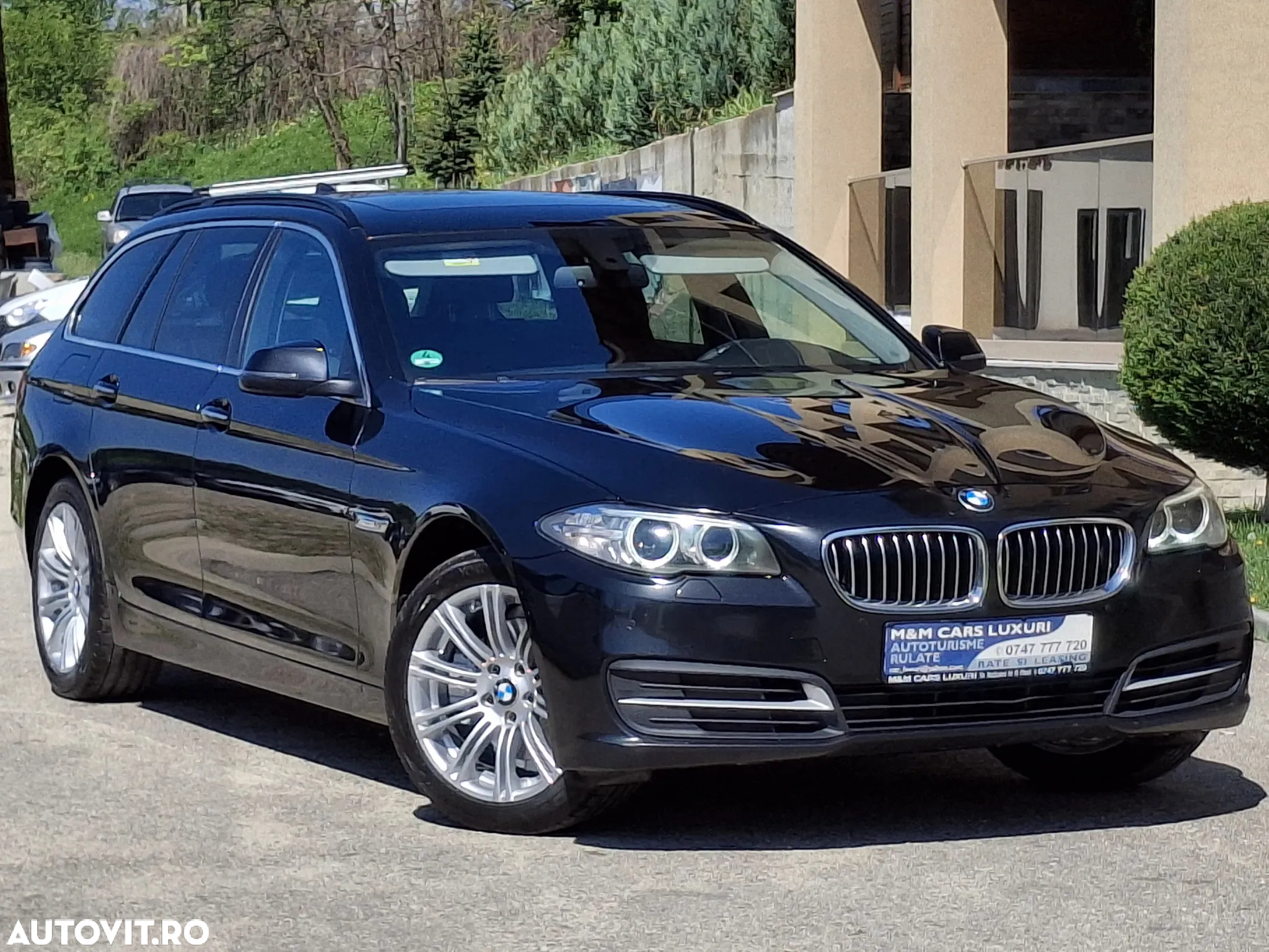 BMW Seria 5 520d xDrive Touring Aut. Luxury Line - 2