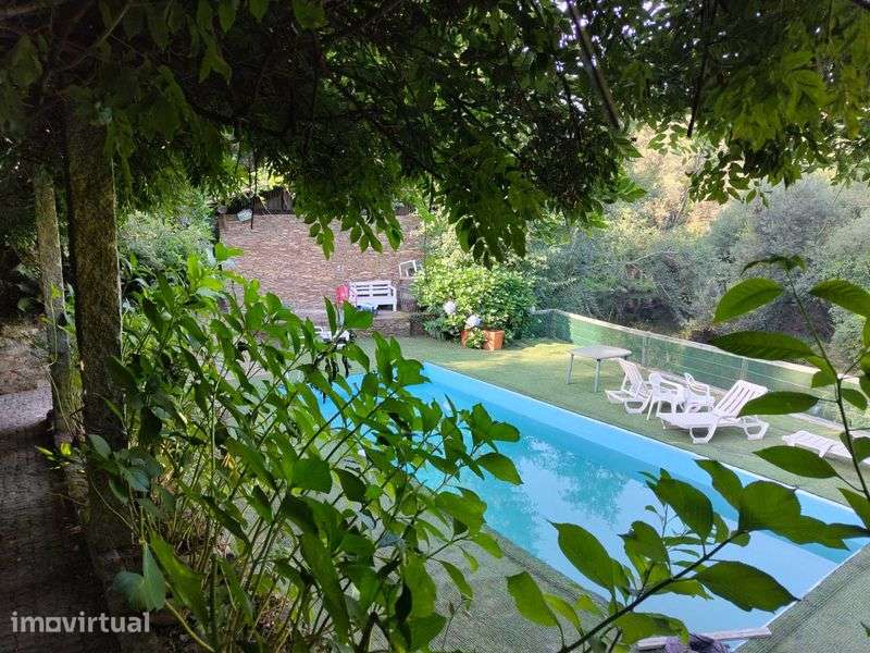 Vende-se quintinha confinante com o rio Caima em Oliveira de Azeméis