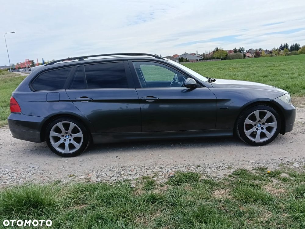 BMW Seria 3 320i - 4