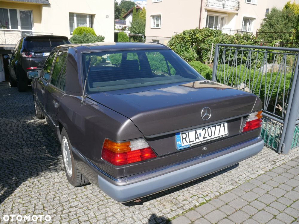 Mercedes-Benz W124 (1984-1993) - 13