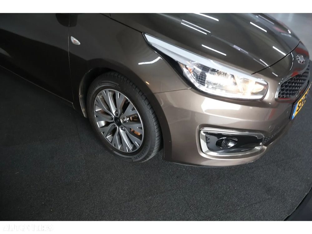 Kia Ceed - 16