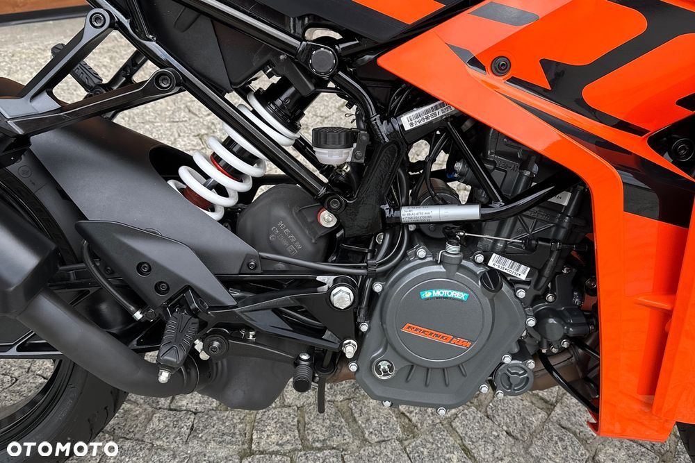 KTM RC 125 - 8