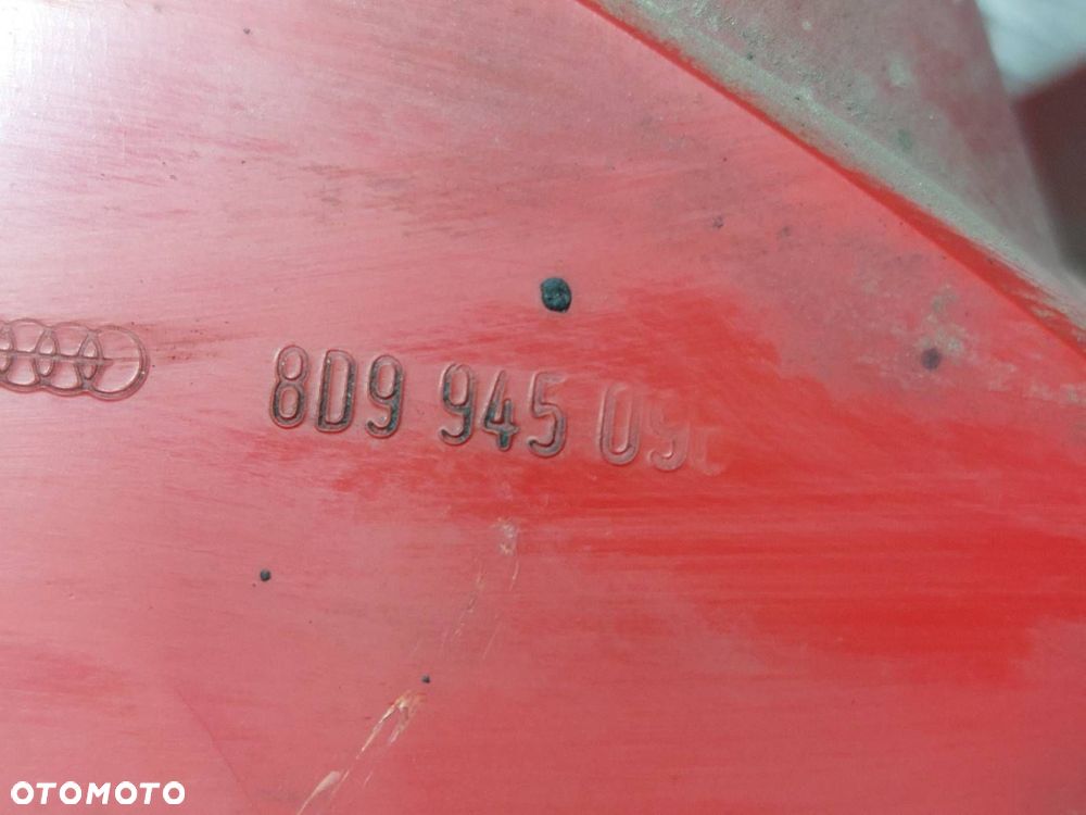 LAMPA PRAWY TYŁ AUDI A4 B5 AVANT KOMBI 8D9945096 - 3