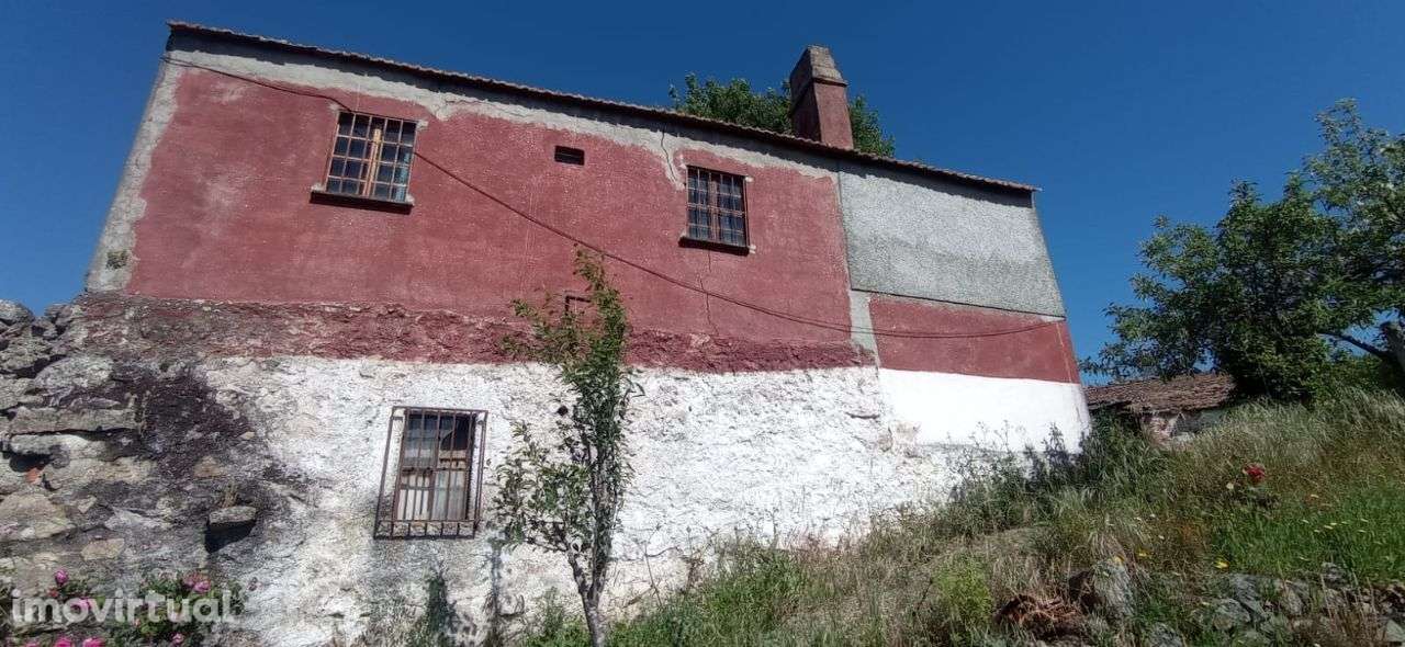 Quinta com moradia para restauro em Vila Boa do Mondego - Grande imagem: 2/57