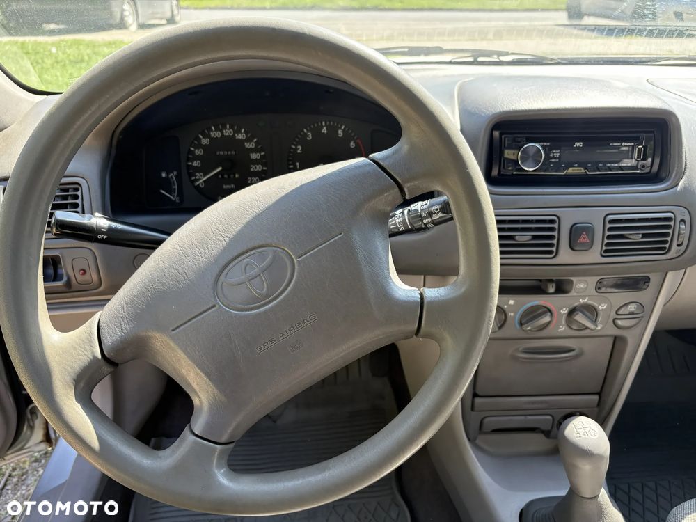 Toyota Corolla - 24