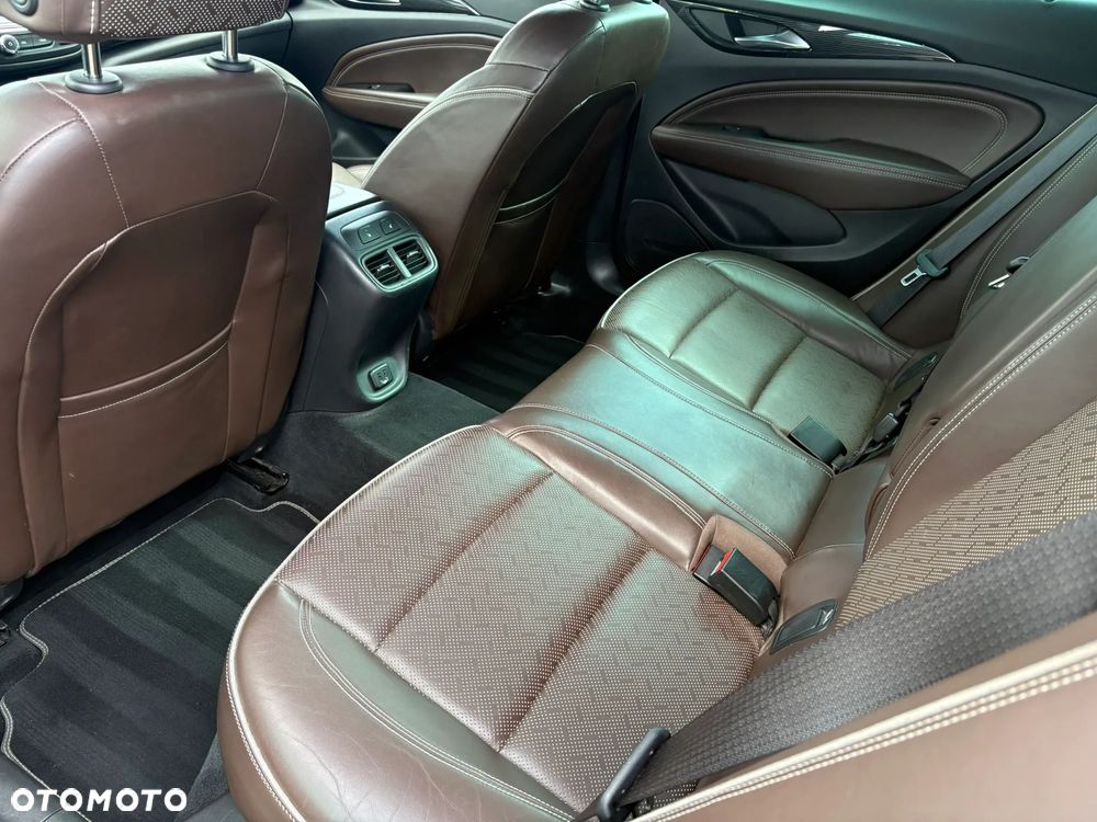 Opel Insignia 2.0 T 4x4 Exclusive S&S - 26