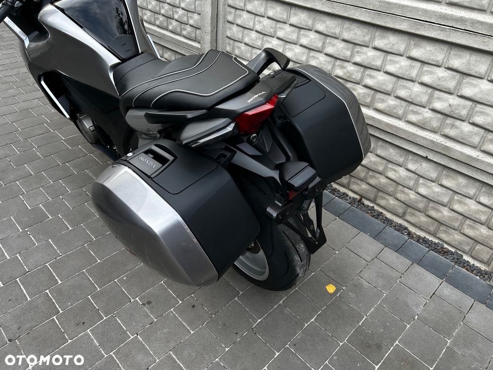 Honda VFR - 18