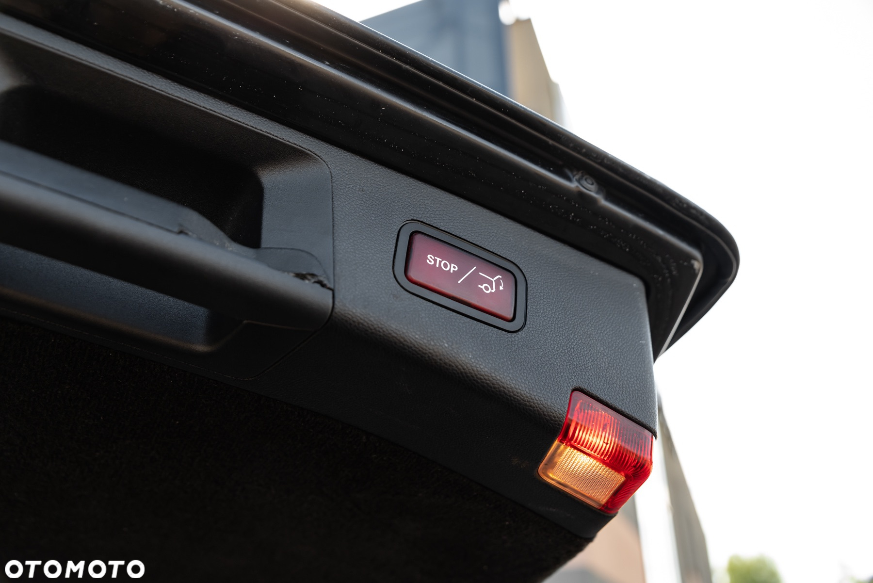 Mercedes-Benz Klasa E 300 T BlueTEC HYBRID 7G-TRONIC Avantgarde - 20