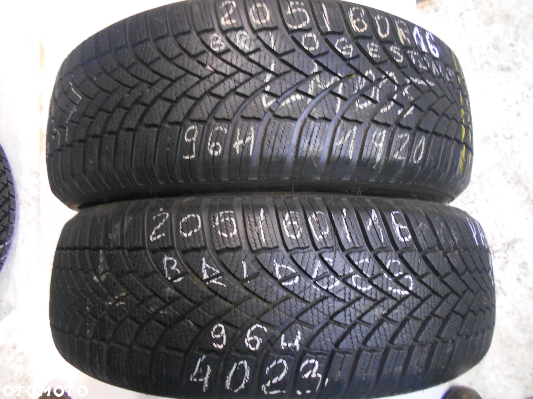 OPONY 205/60R16 BRIDGESTONE BLIZZAK LM 005 DOT 4023 /  1920 8MM - 1