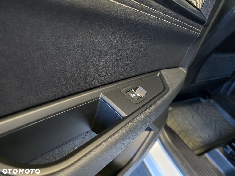 Renault Austral 1.2 E-Tech Full Hybrid 200 Iconic MMT - 19