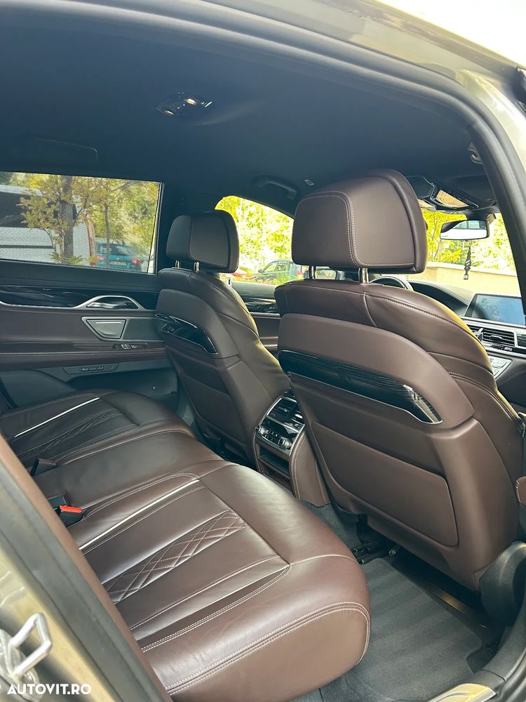 BMW Seria 7 745e - 24