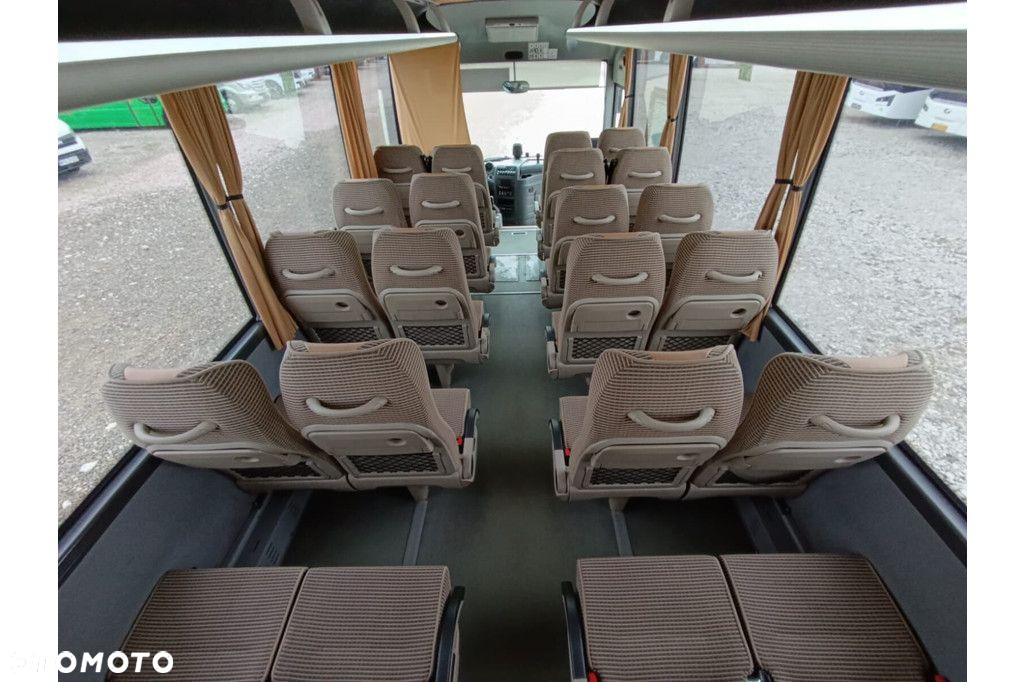 Isuzu Novolux - 18