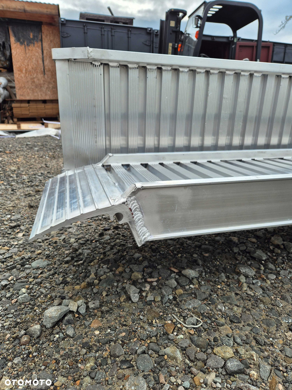 Najazdy aluminiowe komplet | 3,5m ↔ | 2100kg | szerokość 35cm